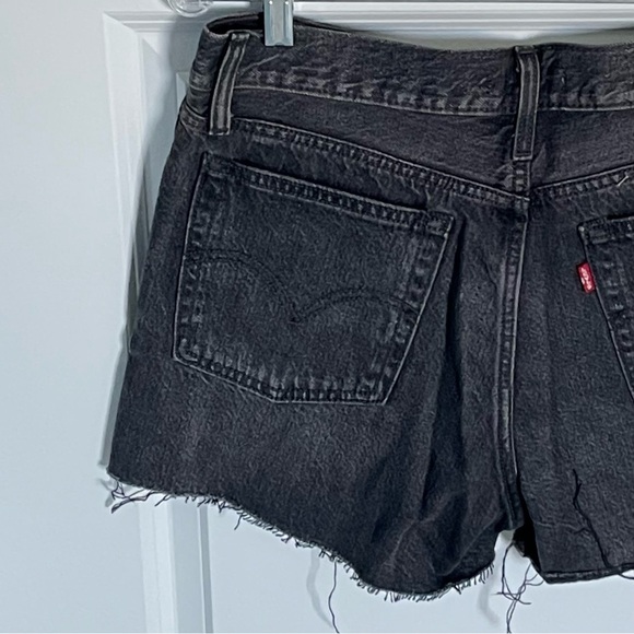 Levi’s Black Button Fly Studded Wedgie Fit Jean Shorts - 35668 - Picture 8 of 13